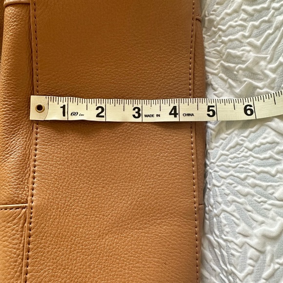 EUC Tory Burch Hobo Handbag - Picture 12 of 12